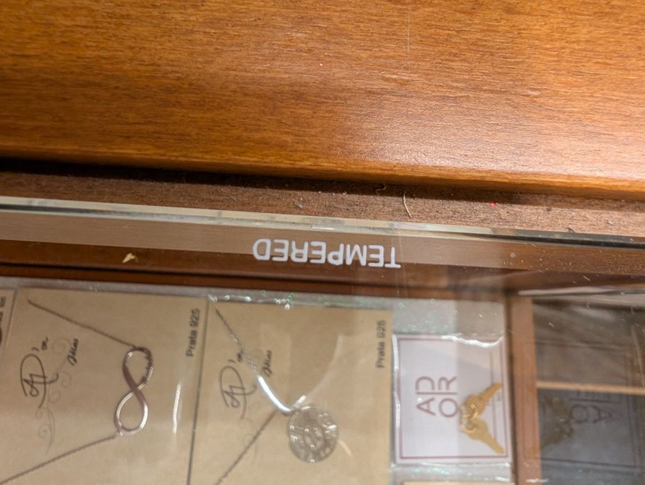 Móvel balcão vitrine