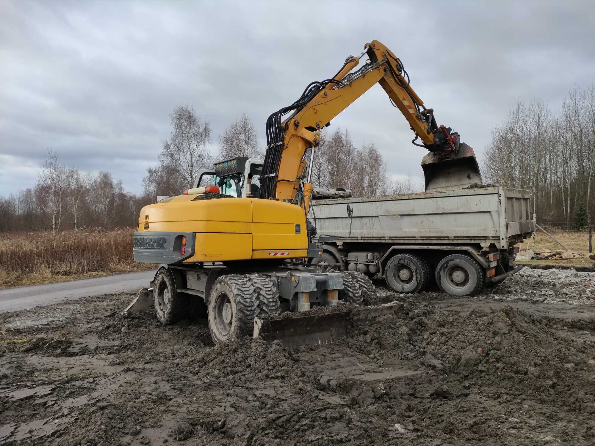 Koparki Kruszywa Piasek Wyburzenia Transport ciężarowy Ziemia