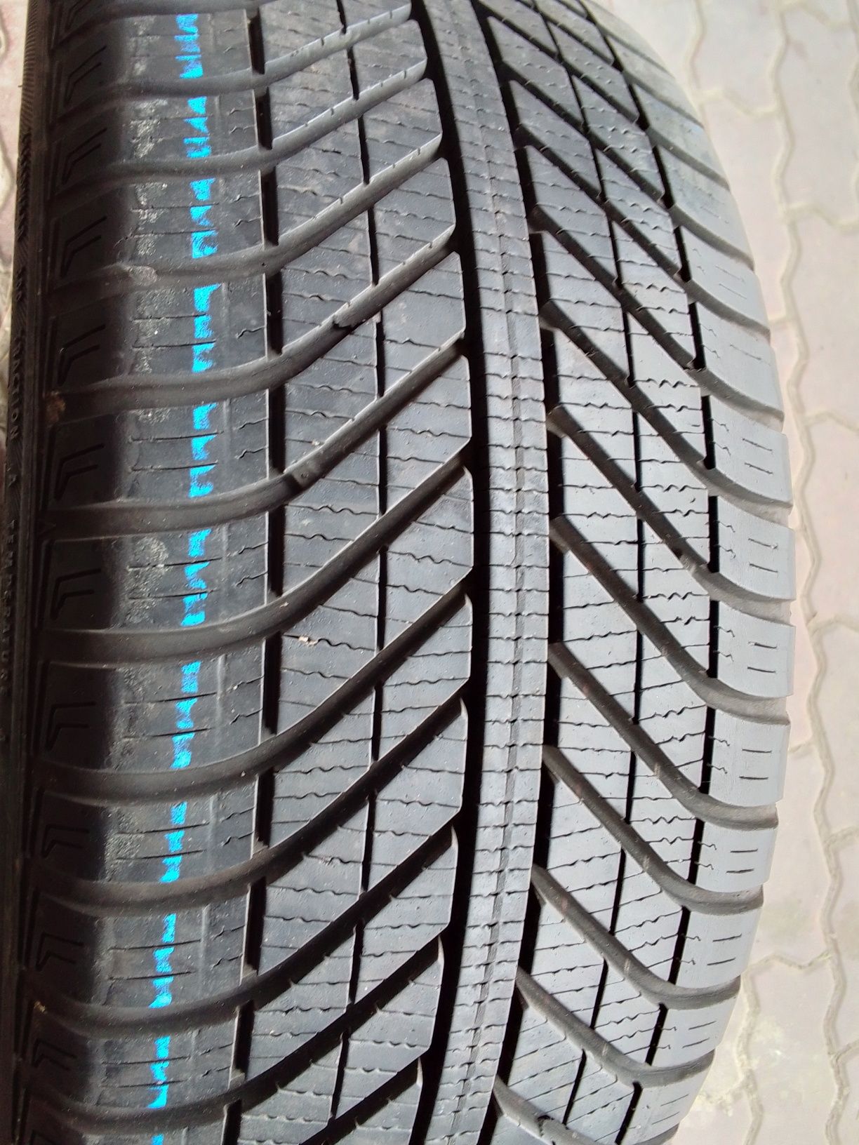 Opona wielosezonowa 225/50r17 GOODYEAR 2020r 6.5mm