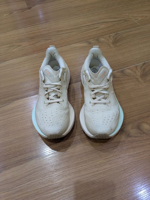 Кросівки жіночі ASICS масивні і бомбезні)