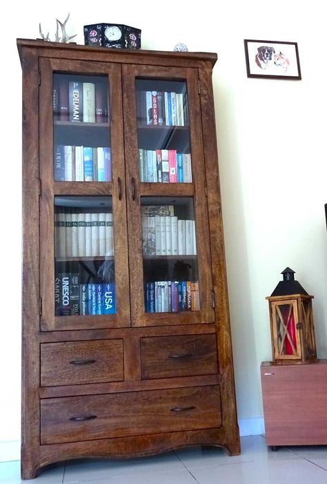 Śliczna witryna / biblioteczka kolonialna z litego drewna egzotycznego