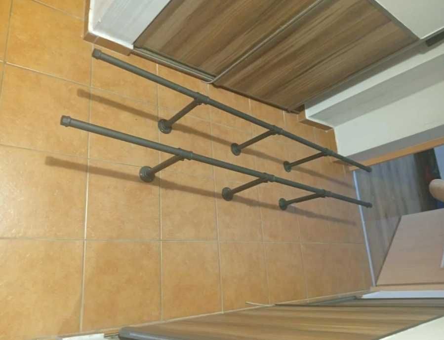 Wieszak na ubrania przykręcany do ściany 170cm