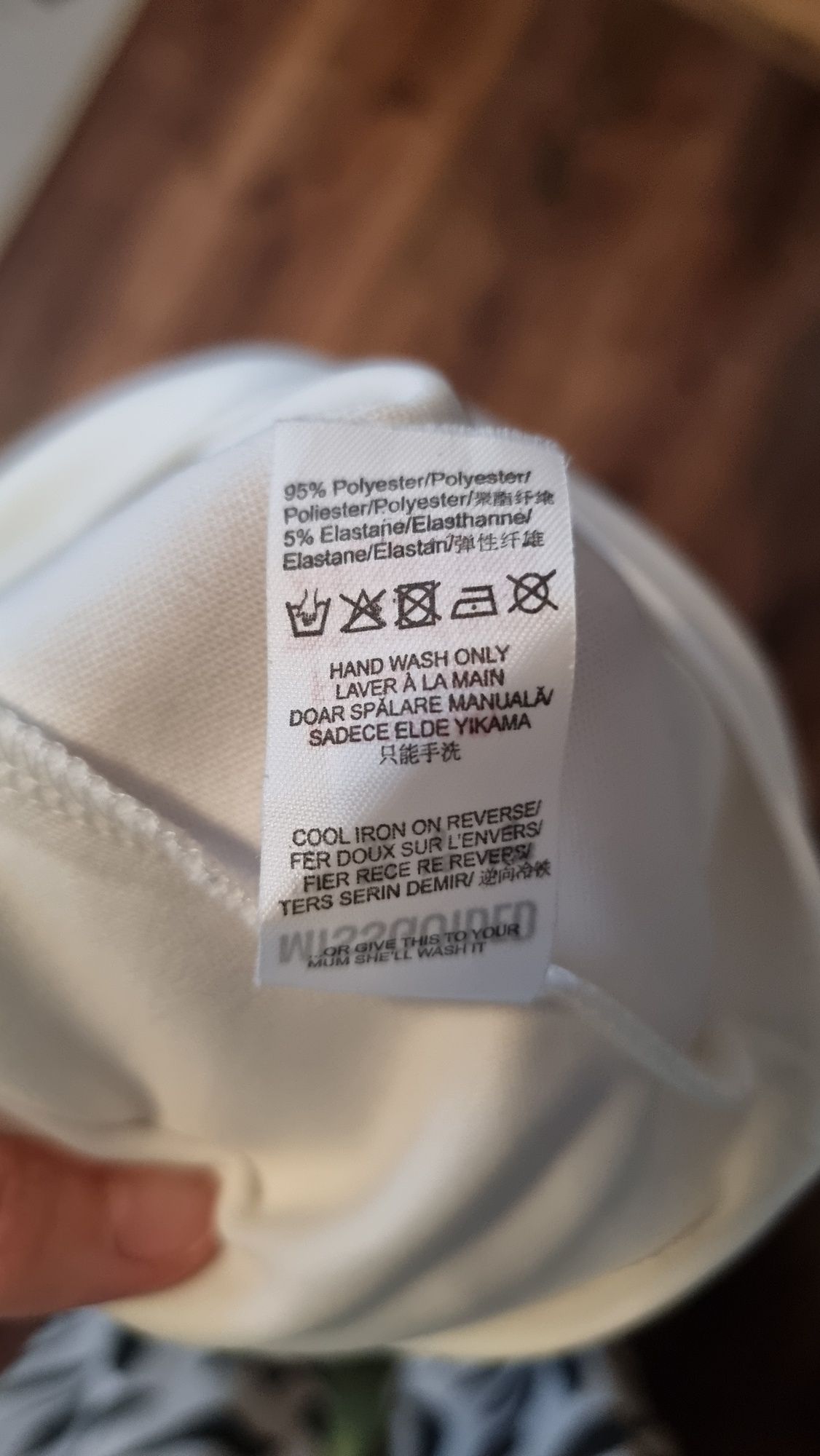 Dopasowana biała sukienka na ramiączkach Missguided