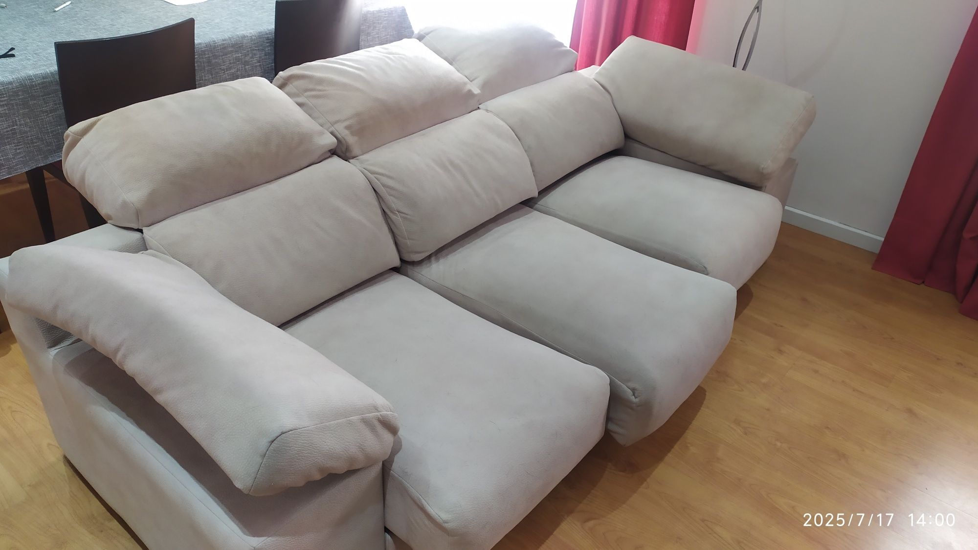 Sofá 3 lugares com chaise long reversível