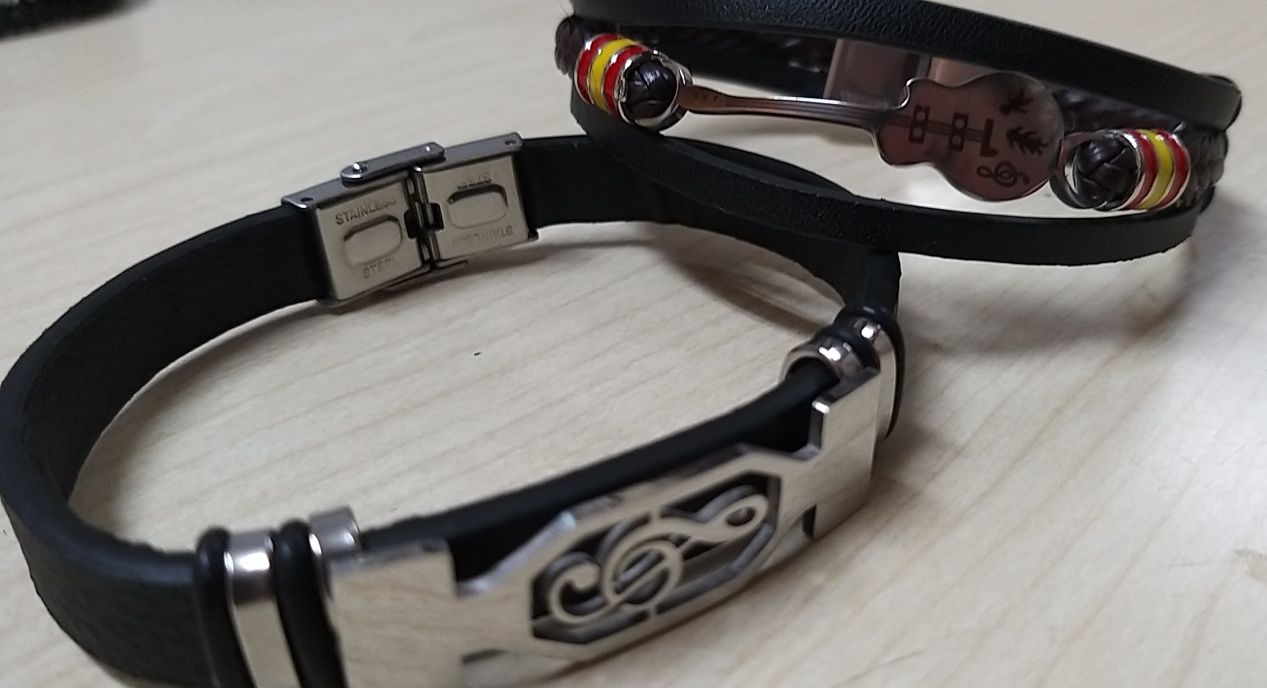 Pulseiras para músicos.