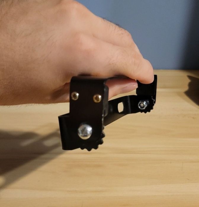 Składane mocowanie tablicy rejestracyjnej