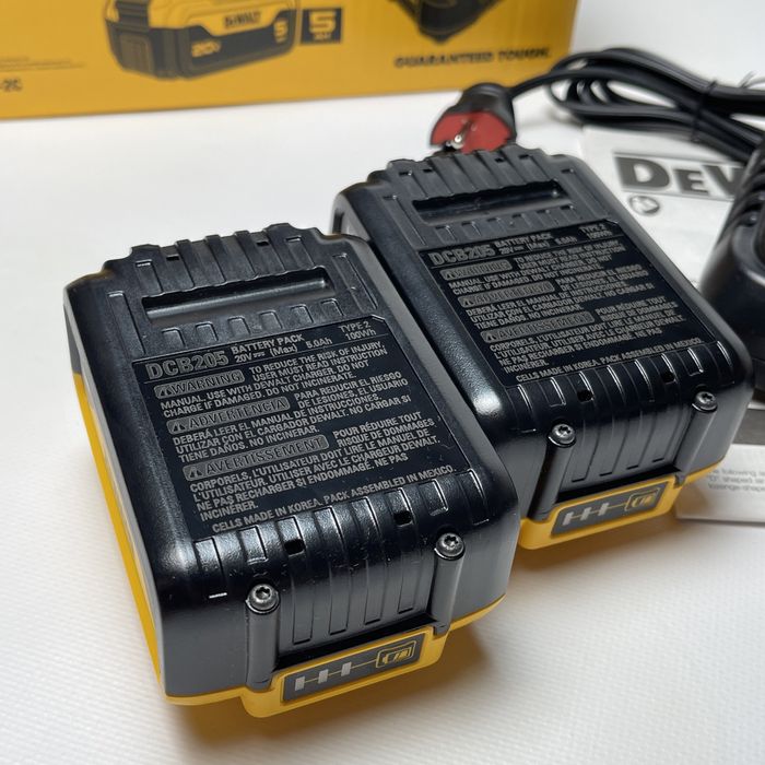 Акумулятори Dewalt DCB205-2C 5ah з США