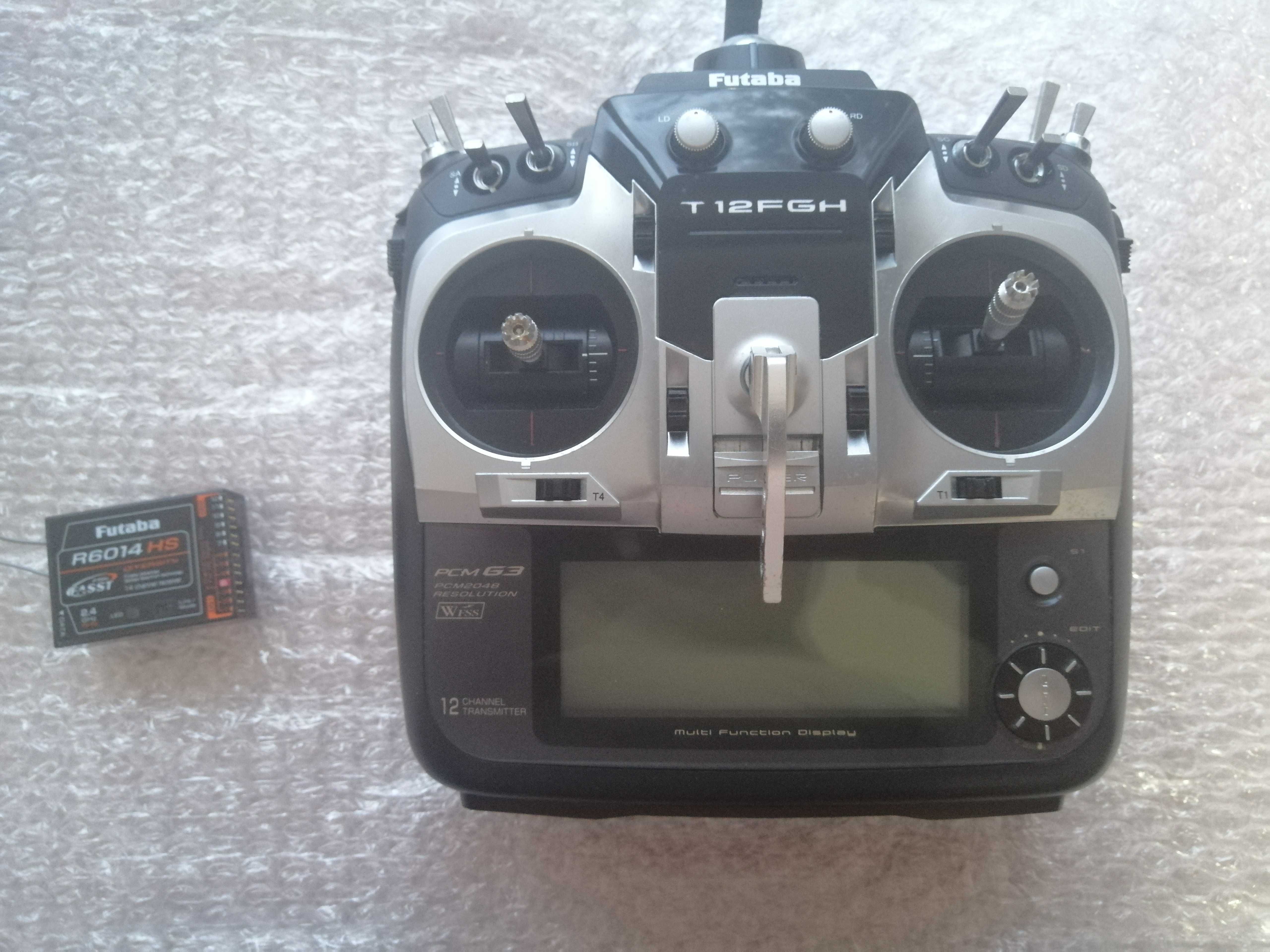 RC FUTABA T12FGH-2.4 GH nadajnik zdalnie sterowane samolot rc