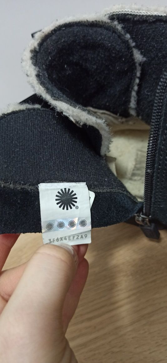 Botki dziewczęce UGG Cecily 32,5 czarne zamszowe zamsz Ankle Boots