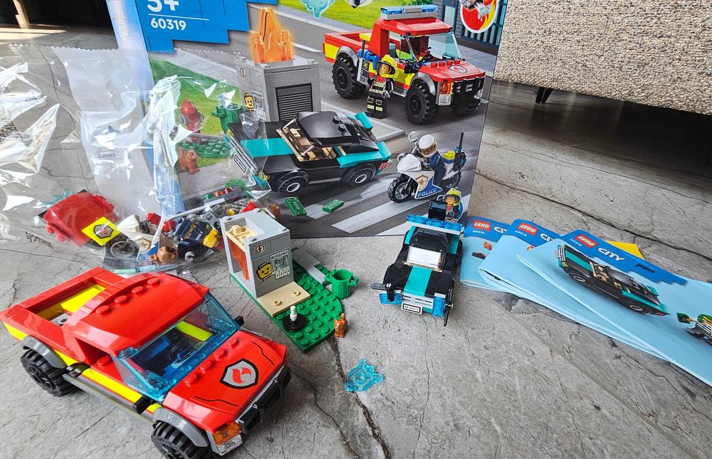 Лего Сіті 60319 Пожежна бригада та поліцейська погоня