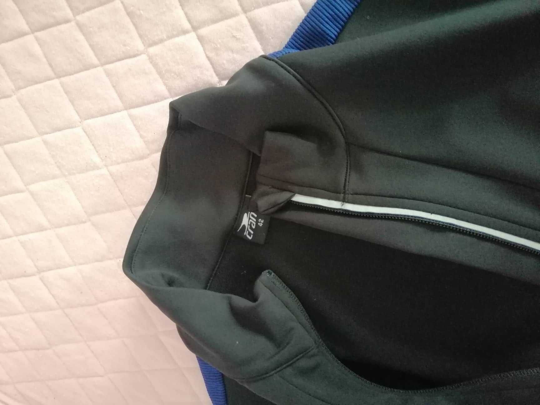 Куртка компактная  из материала с прочным внешним слоем