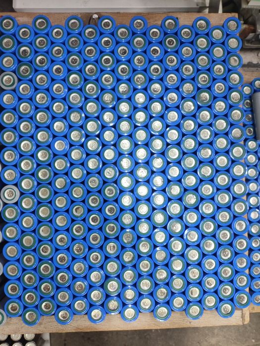 Акумулятори 21700