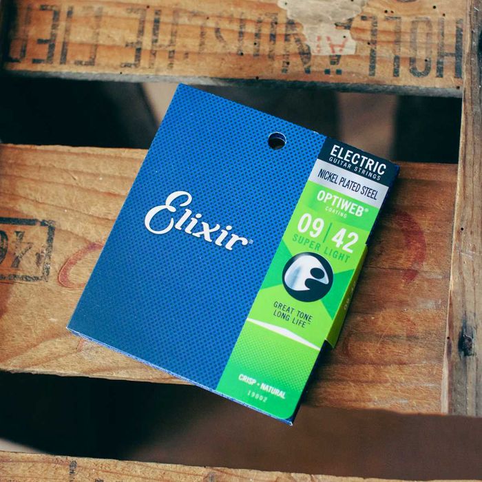 Оригинальные струны для электрогитары Elixir Optiweb Super Light 9-42