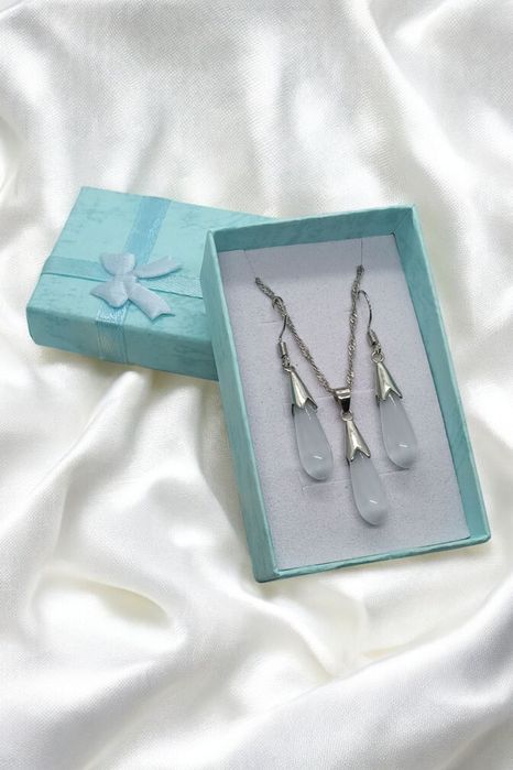 Komplet Zestaw Bizuteria Srebrny Kolor Posrebrzany Mleczny Sopelek