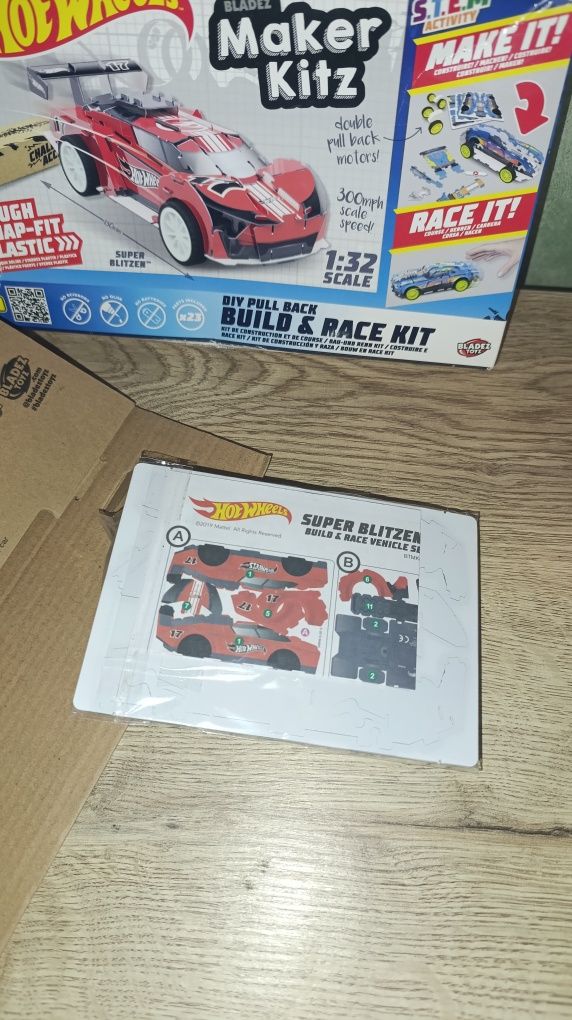 Конструктор  Hot Wheels збірна модель