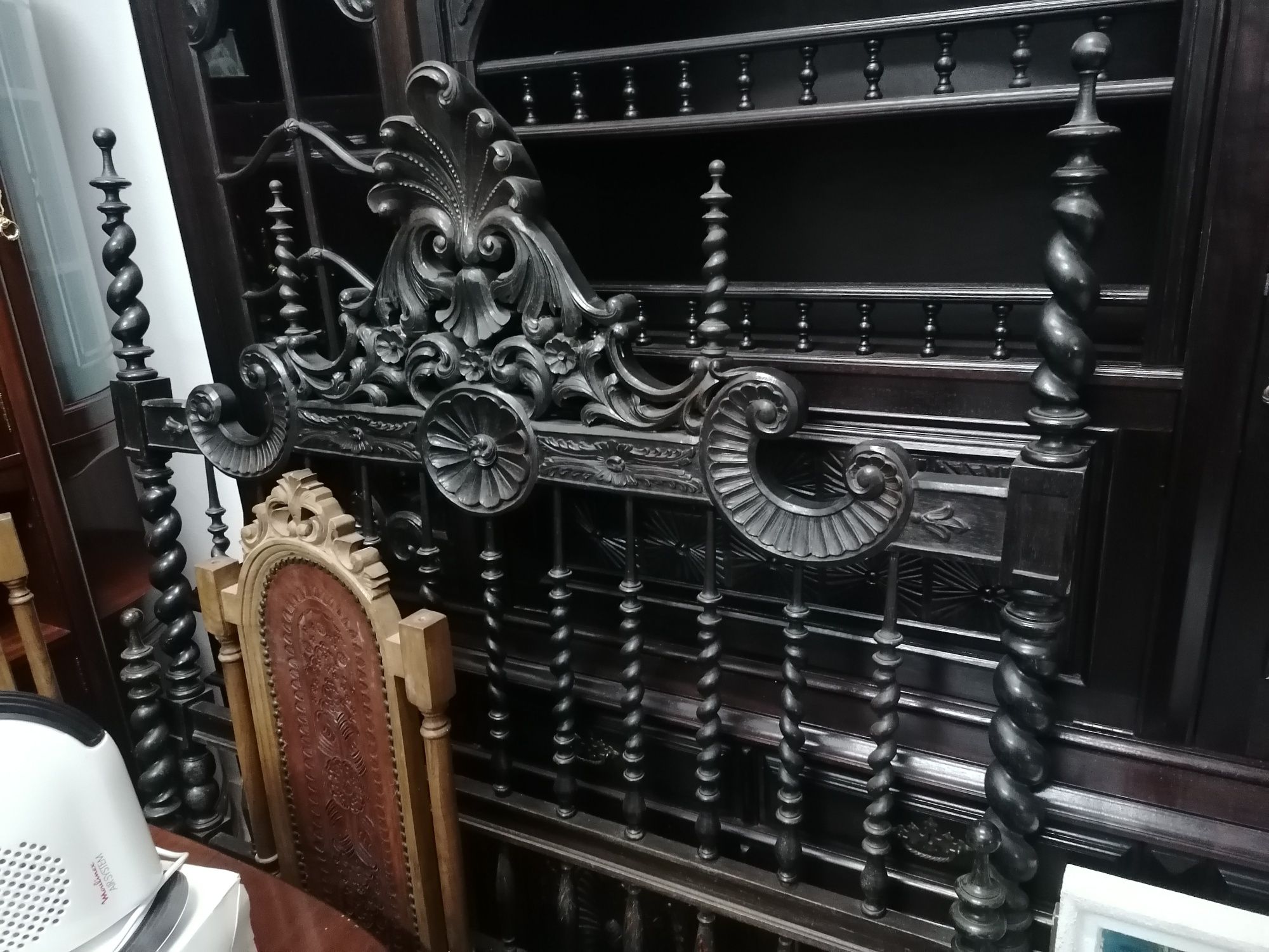 Quarto antigo sem roupeiro