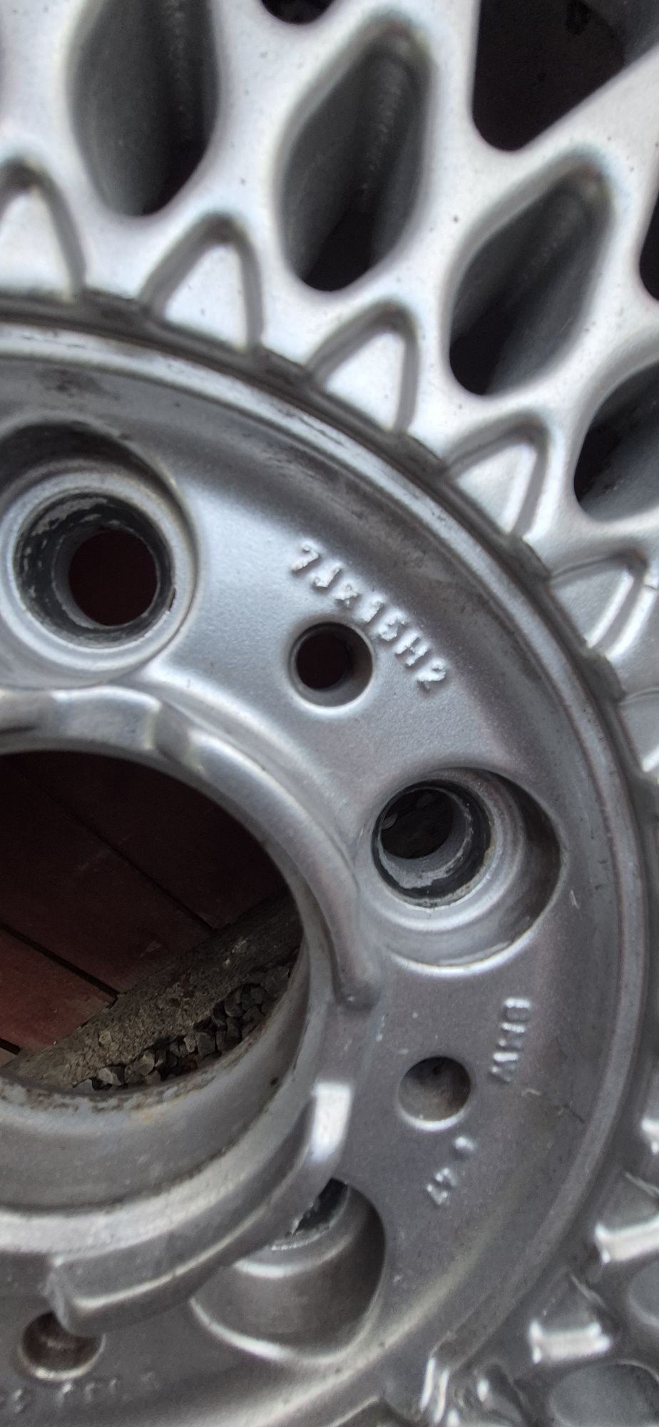 Sprzedam bardzo ładny komplet Kół BMW wzór BBS 15" Styling 17