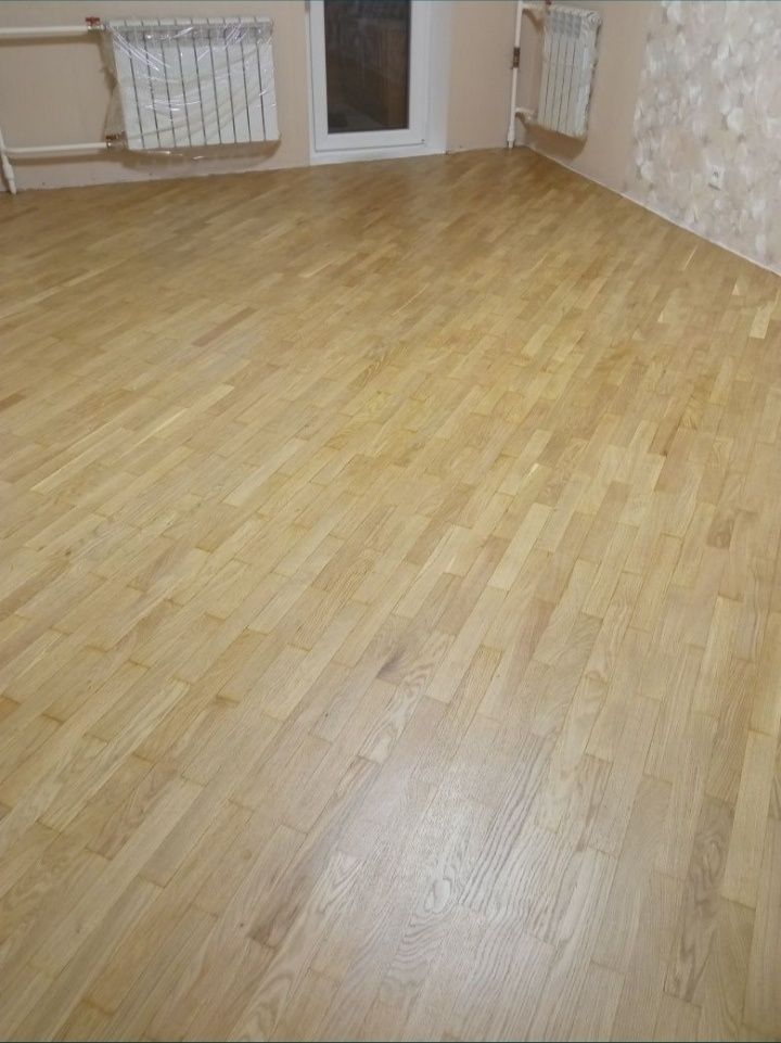 Паркетные работы сносим краску с доски