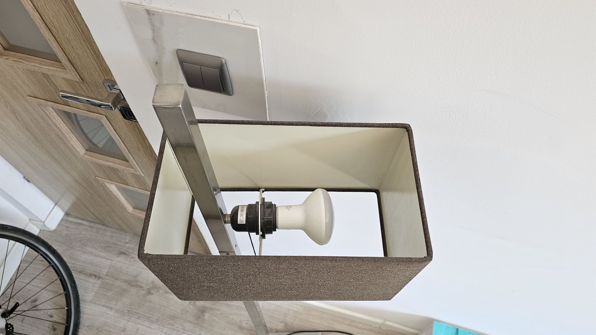 Lampa wolnostojąca