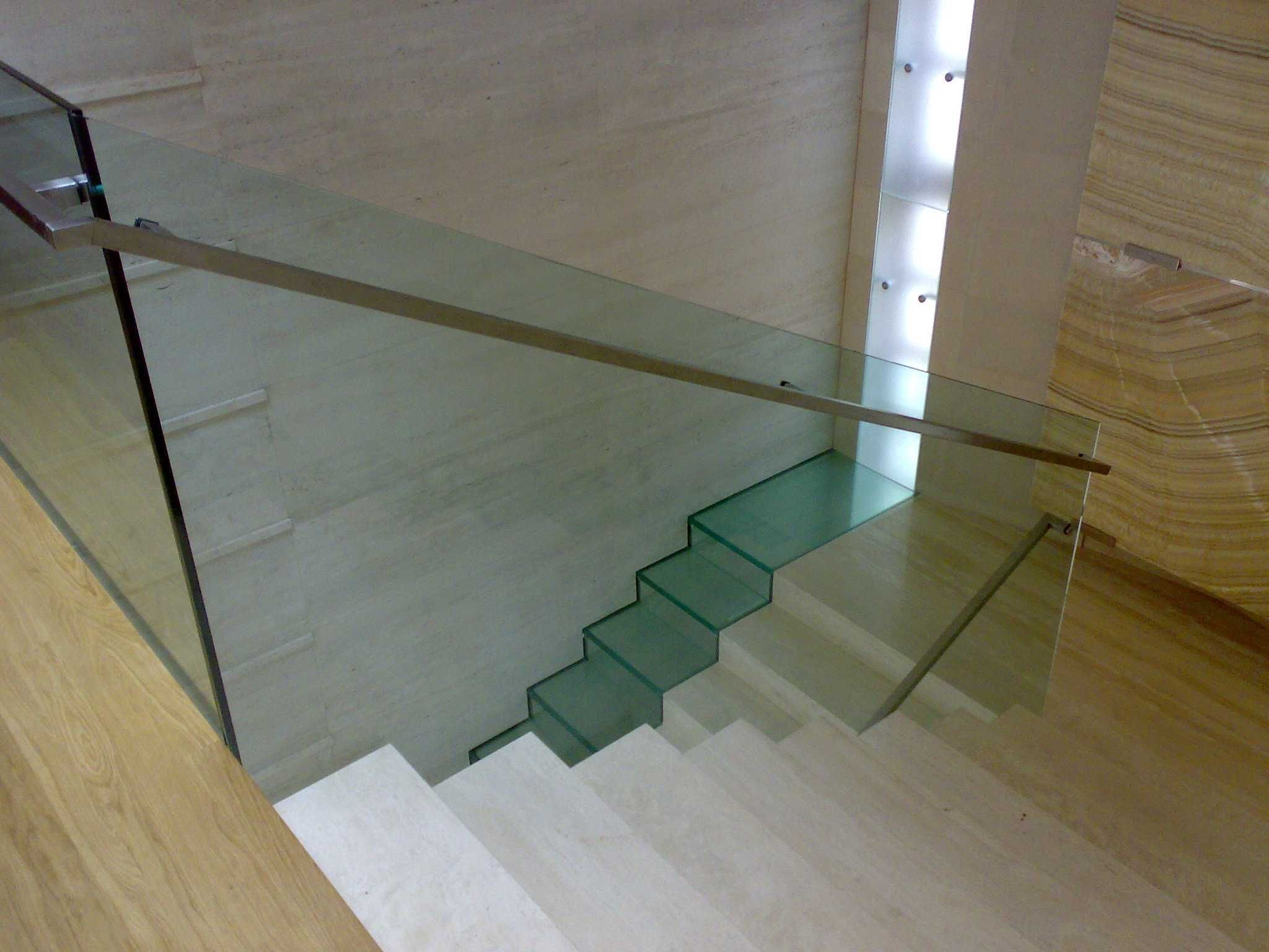 Balustrady szklane na wymiar hartowane, laminowane