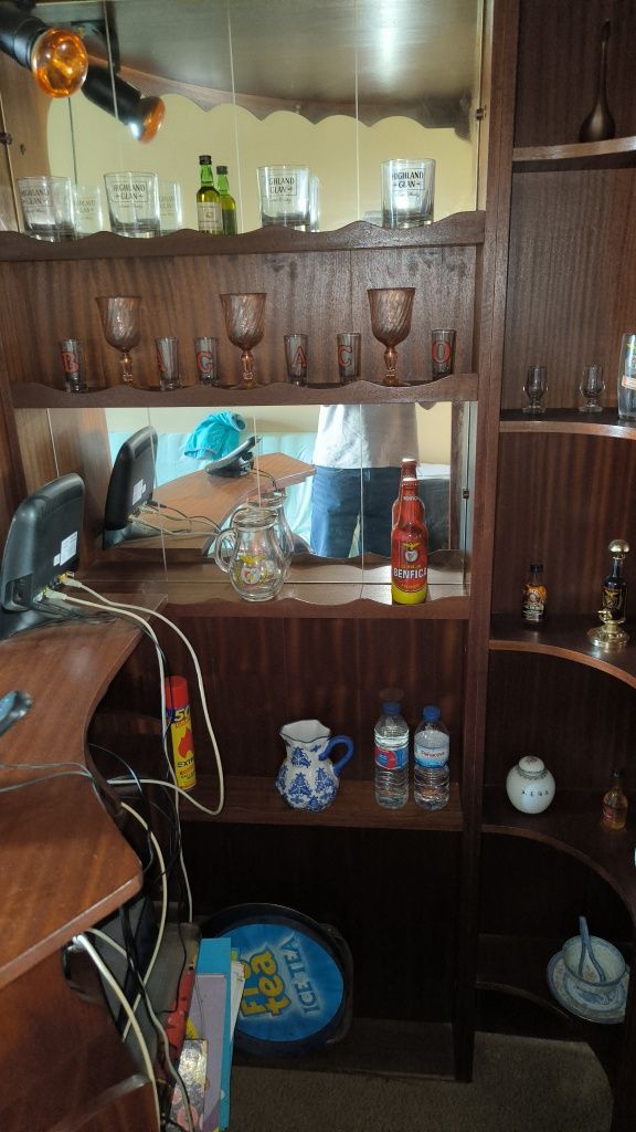 Bar antigo de madeira