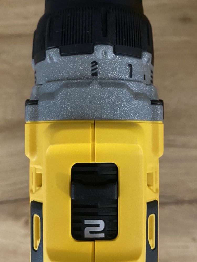 Бесщёточная дрель-шуруповерт DeWALT DCD701F2 12В