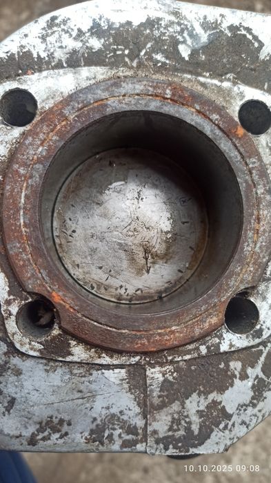 Продам циліндр на муравя!