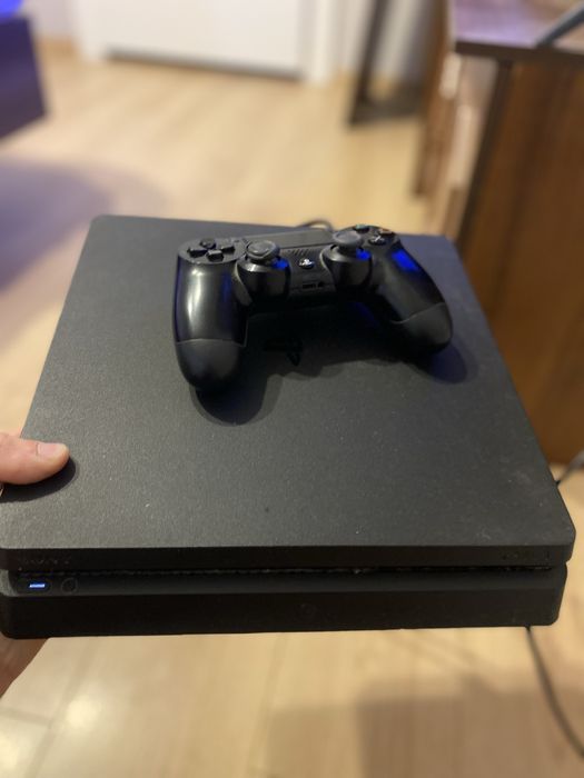 Продам Ps4 slim в гарному стані