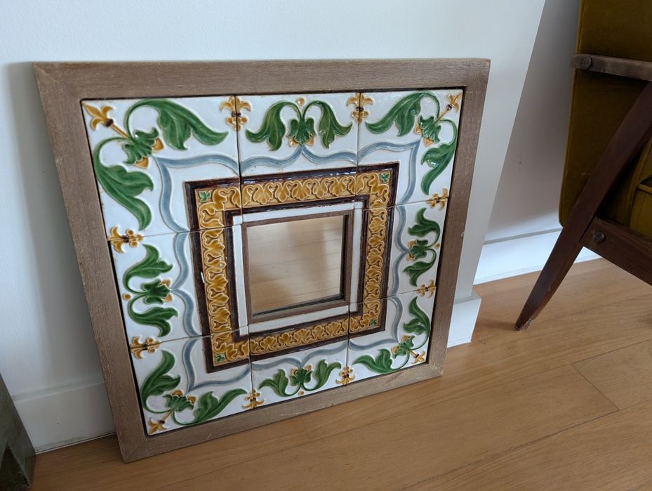 Espelho decorativo Bordallo Pinheiro