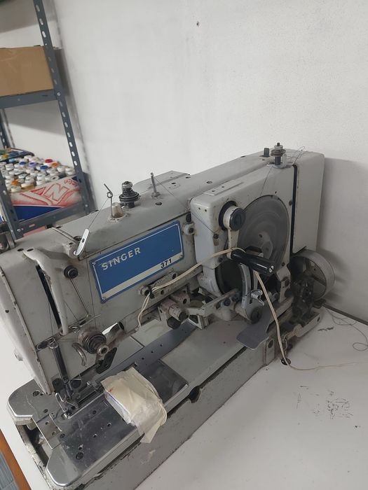 Máquina de Casear Industrial Singer 371