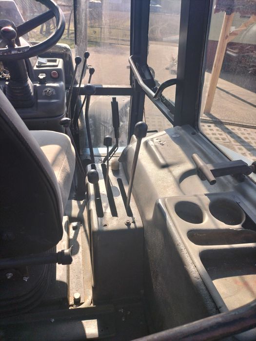 Ciągnik Pronar 1221a