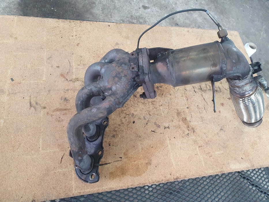 Kolektor wydechowy złącze portki Vw Touran 04 r 1.6 Fsi 115 km BAG