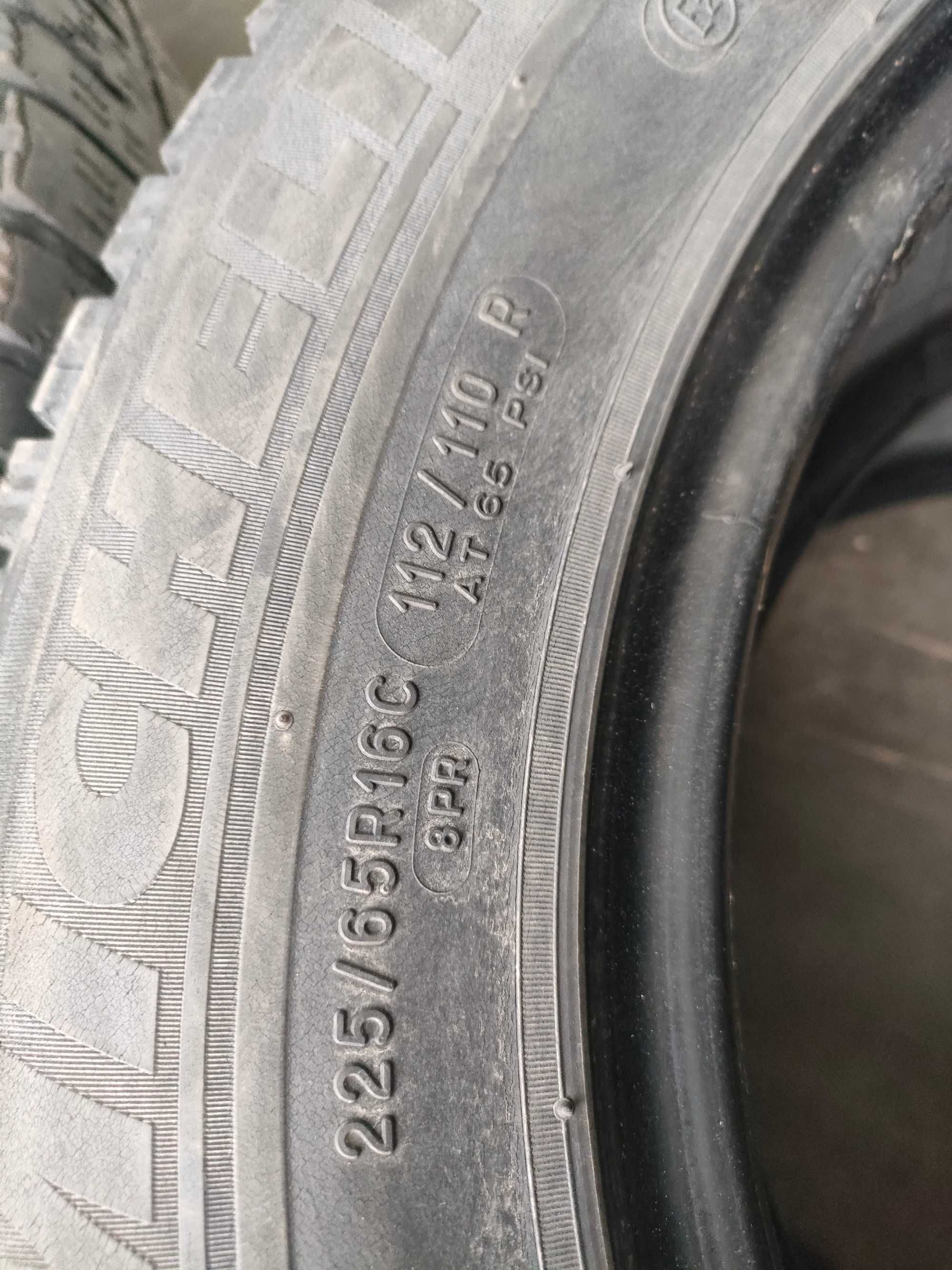 Opony Michelin 225/65/16 C zimowe 4 szt za 100zł