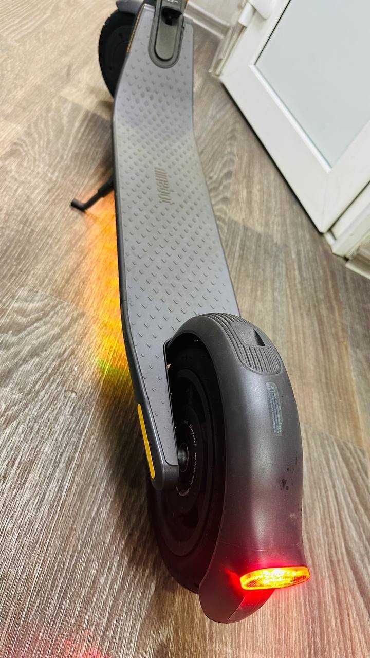 Ninebot by Segway E25E