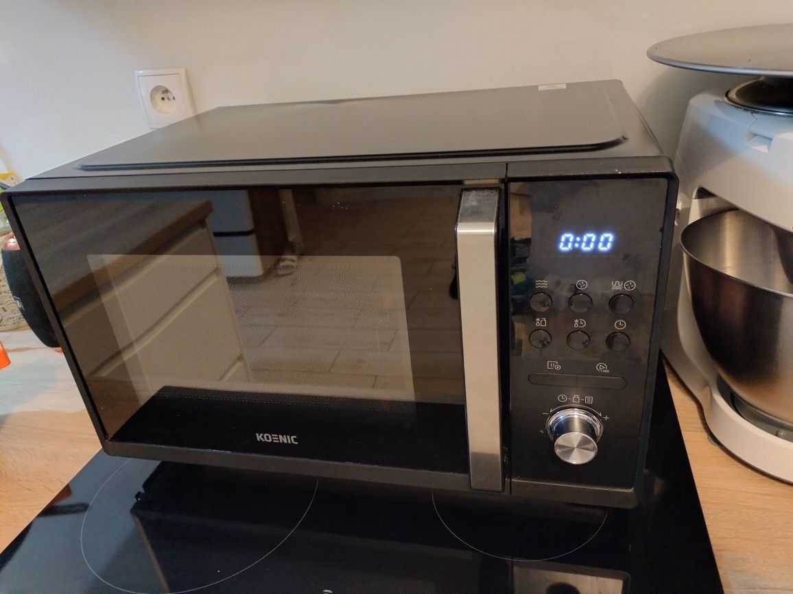 Kuchenka mikrofalowa, marki Koenic model 2521DB