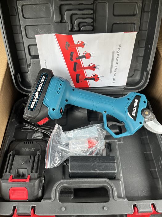 Tesoura de podar profissional 2 baterias compativeis makita