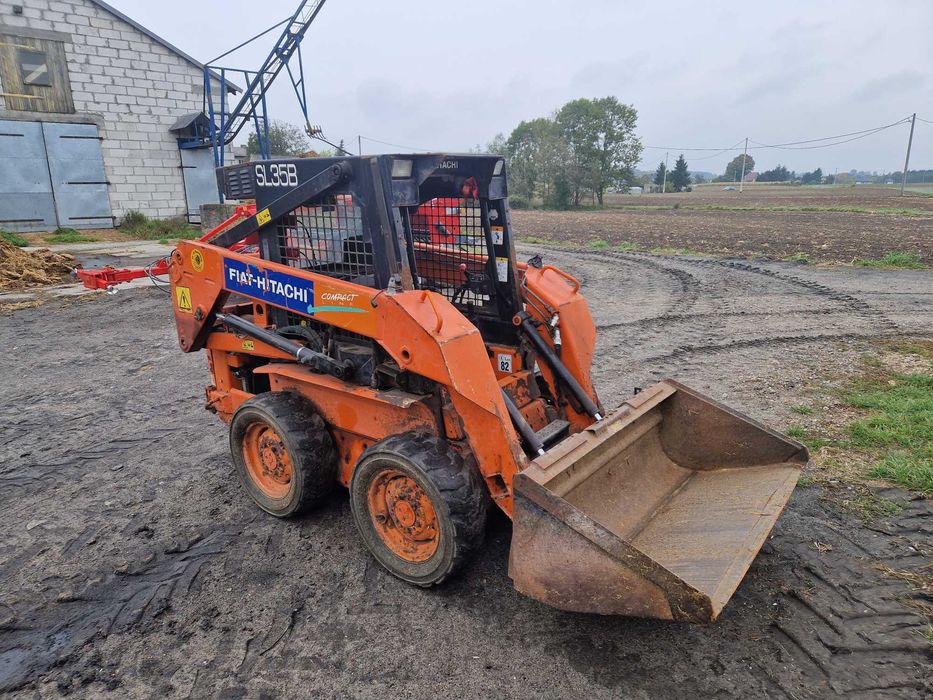 Miniładowarka hitachi