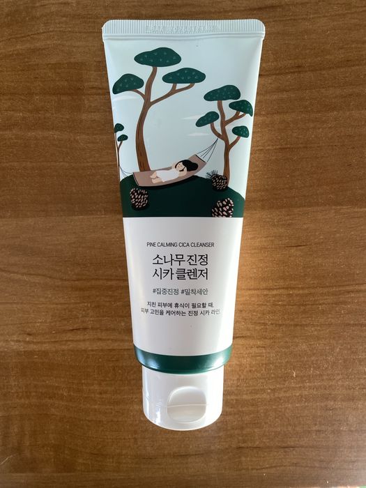 Пінка для вмивання Round Lab Pine Calming Cica Cleanser
