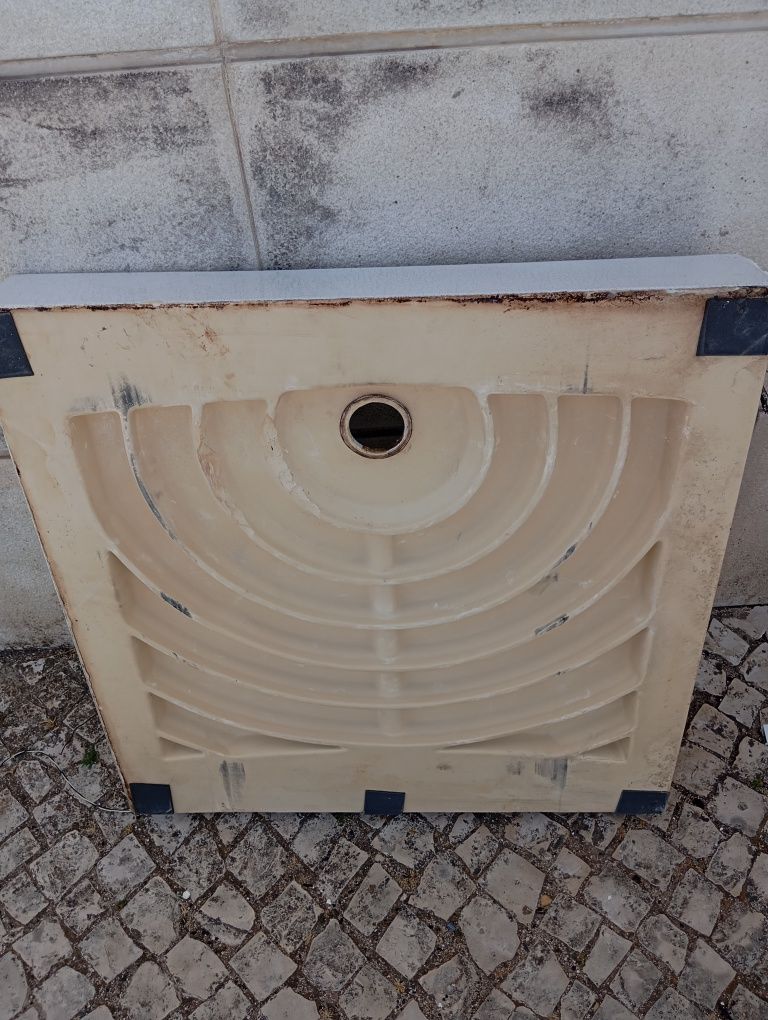 Vendo base de duche em cerâmica ou sanita ou bidé conforme as fo
