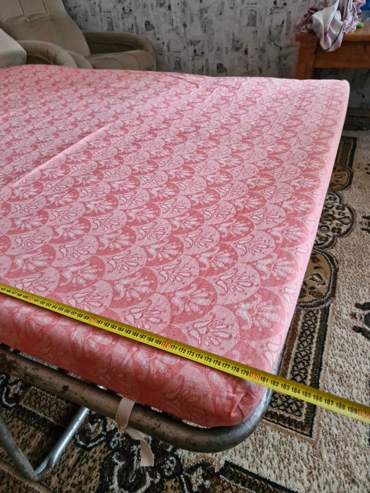 Продам диван та два крісла