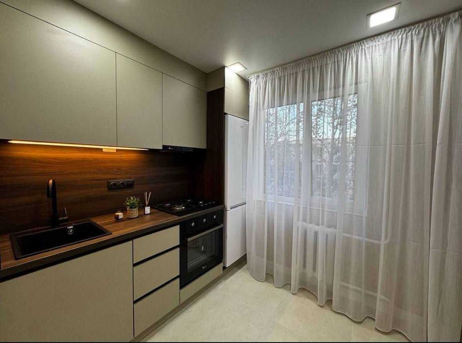 СДАМ ШИКАРНУЮ  1 комнатную квартиру ЦЕНТР ул Екатериненская