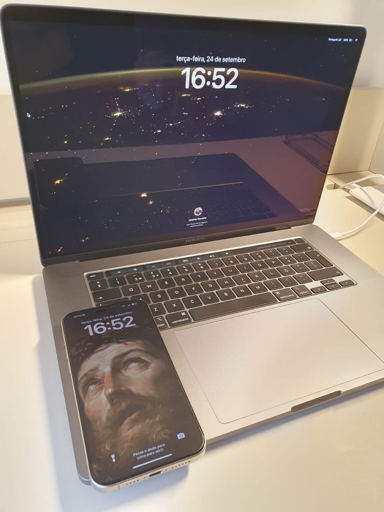 Bundle Macbook Pro 16” + Iphone 15 Pro Max