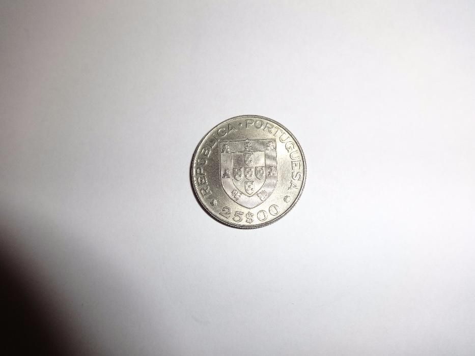Moedas 25$00 Várias