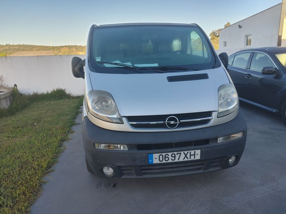 OPEL VIVARO 1.9 DTi 6 lugares de 2004 . Subaru 2.0cc 4x4 de  2013