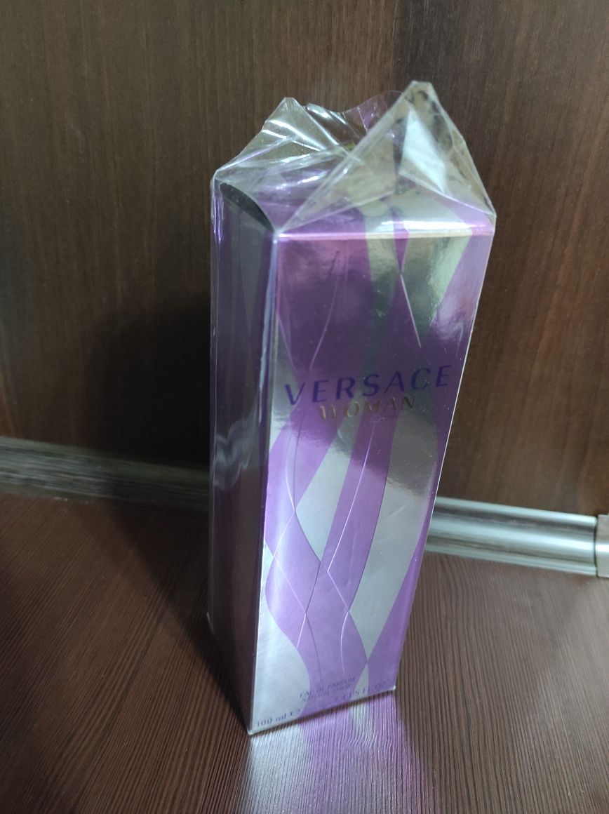 Жіноча парфумерія Парфумована вода Versace Woman духи 100 ml