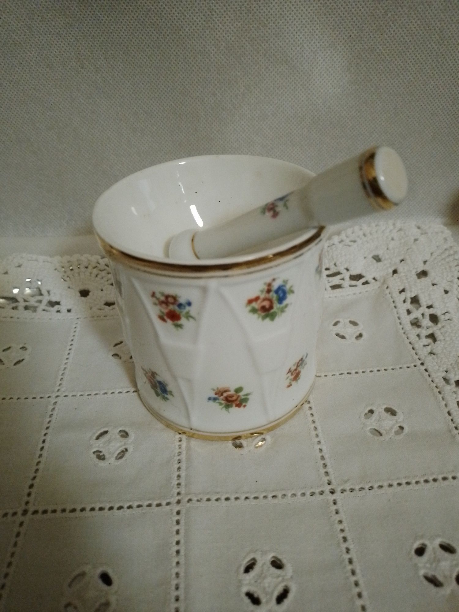 Peça em porcelana Vista Alegre