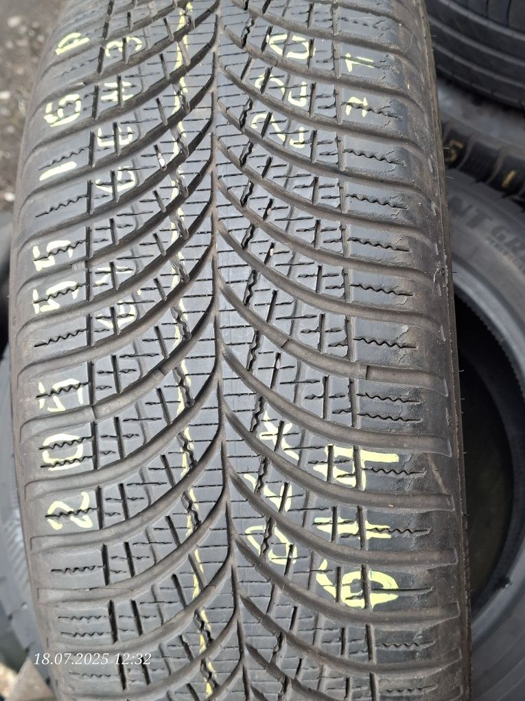 Sprzedam oponę Goodyear vector4season gen3