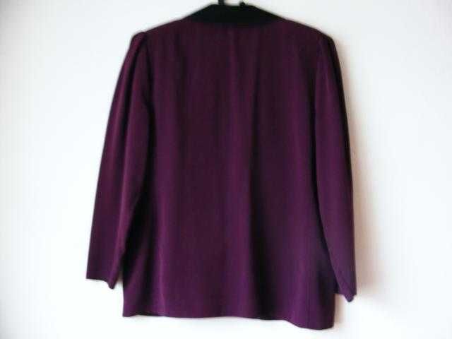 Garsonka - kostium czarno - śliwkowy R 40