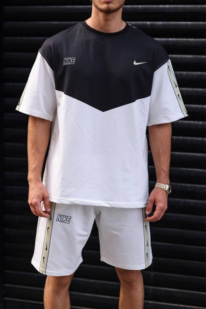Чоловічий літній комплект Nike (шорти+футболка)