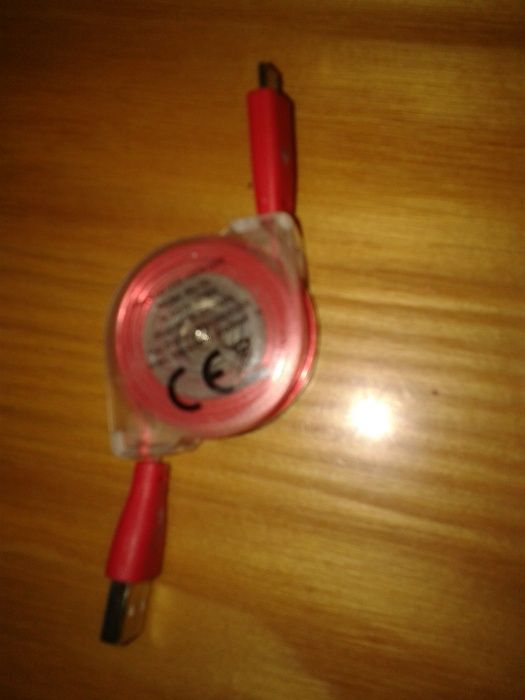 Smarty. Kabel USB-micro USB zwijany z iluminacją LED czerwony